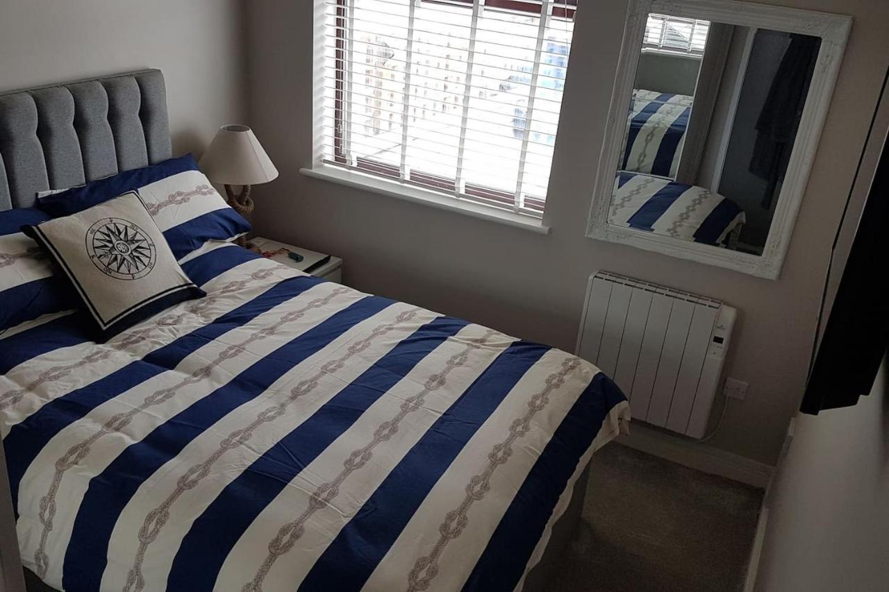 3 Bedroom Deganwy Sea View Beach House Ll31 Exterior photo