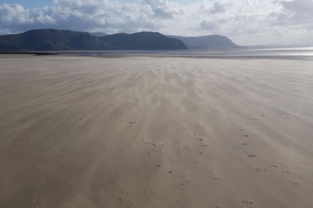 3 Bedroom Deganwy Sea View Beach House Ll31 Exterior photo