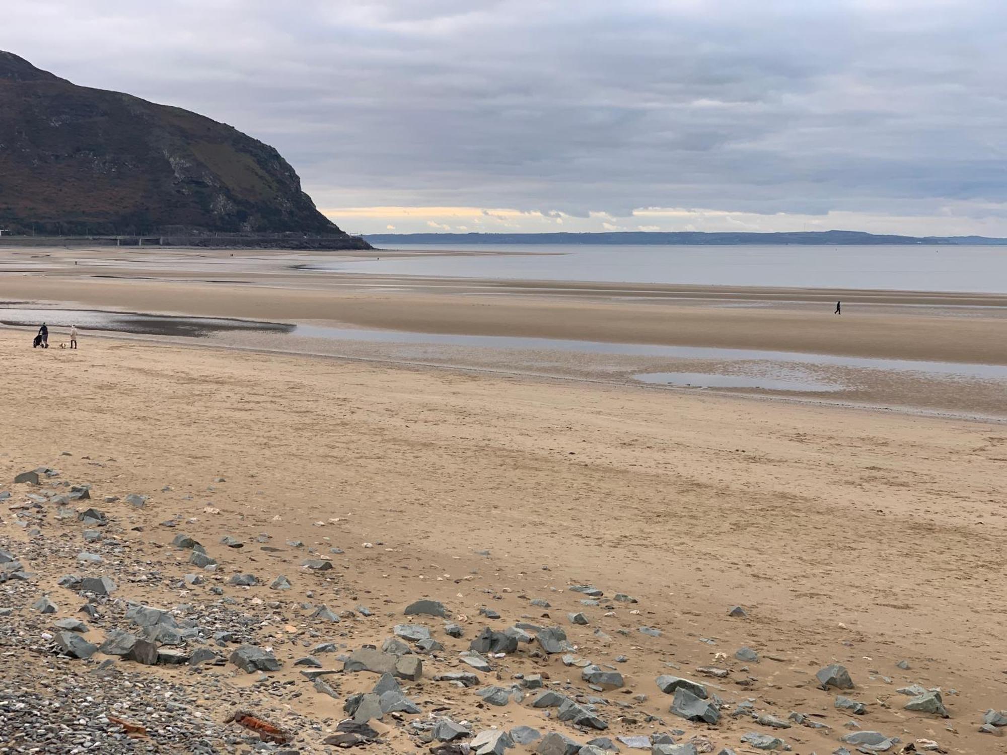 3 Bedroom Deganwy Sea View Beach House Ll31 Exterior photo